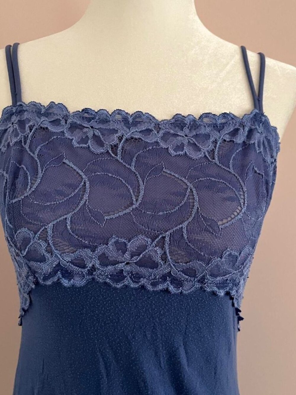 felina navy / periwinkle lace trim cami top with adjustable straps - Picture 2 of 5